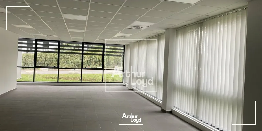 GRIGNY LOCAUX NEUFS A LOUER