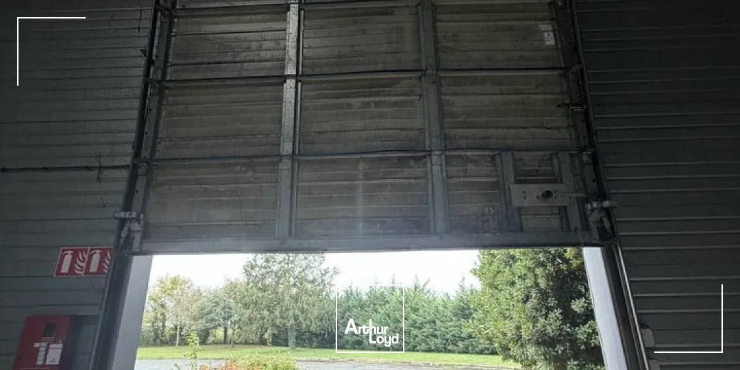 À LOUER - LOCAL DE STOCKAGE DE 200 M² EN ZONE MENDÈS FRANCE !