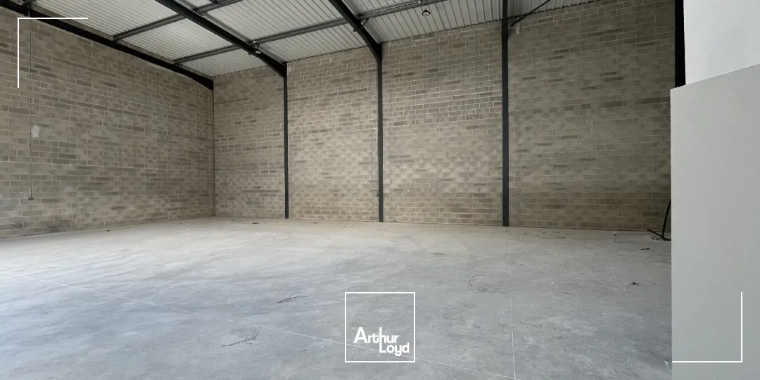A LOUER LOCAUX D'ACTIVITÉ DE 285 M2 ERCUIS