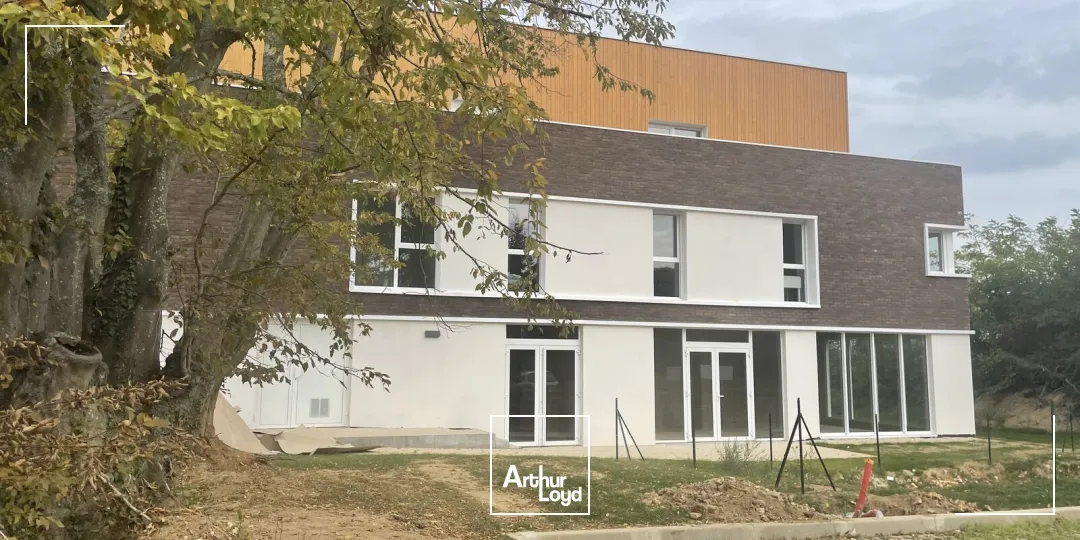 Locaux commerciaux à vendre à FRANQUEVILLE SAINT PIERRE 76520