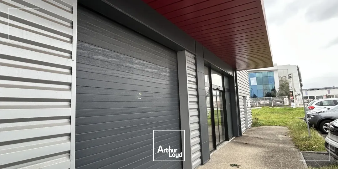 LIBOURNE - ZA LES DAGUEYS - À louer locaux commerciaux de 189 m²