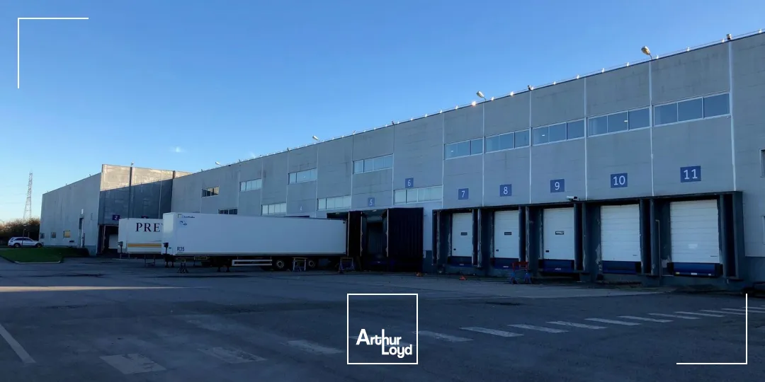 Entrepôt ICPE grande hauteur 3 961 m² sans bureaux - Opportunité locative à Marly-la-Ville, proximité A1/A104