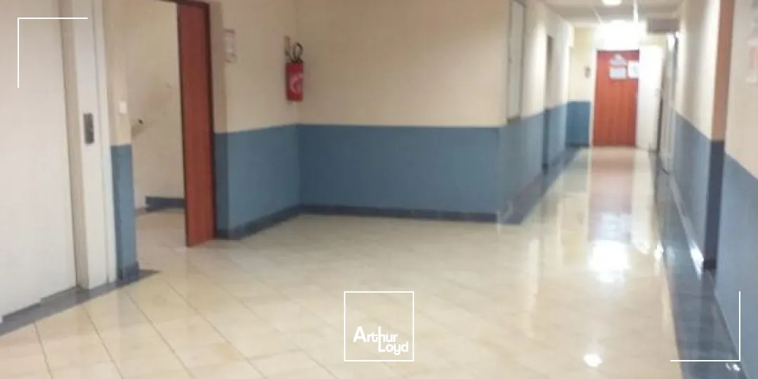 A louer plateau Bureaux 159 m2 à Dillon Stade