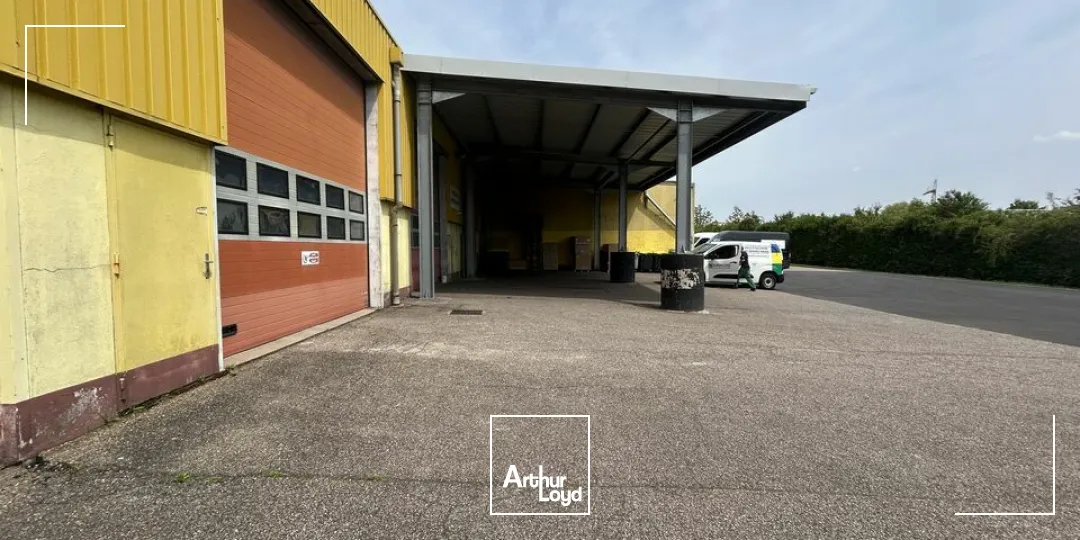 LOCAL D'ACTIVITE - ENTREPOT à VENDRE de 2374 m²