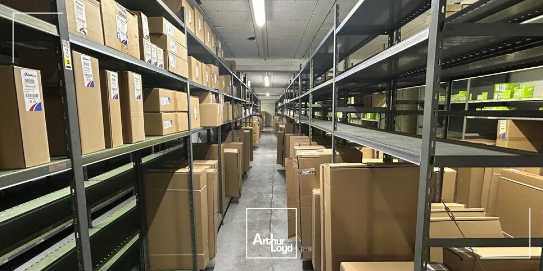LOCAL D'ACTIVITE - ENTREPOT à VENDRE de 2374 m²
