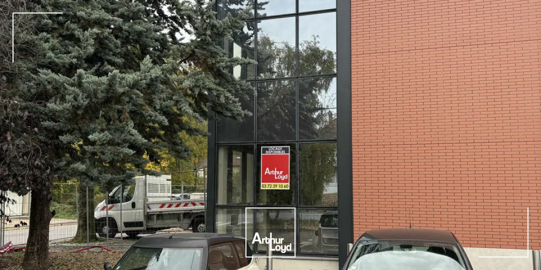 LOCAL COMMERCIAL à LOUER de 231 m²