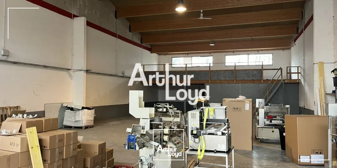 Location locaux d'activités 225 m² - Montauroux