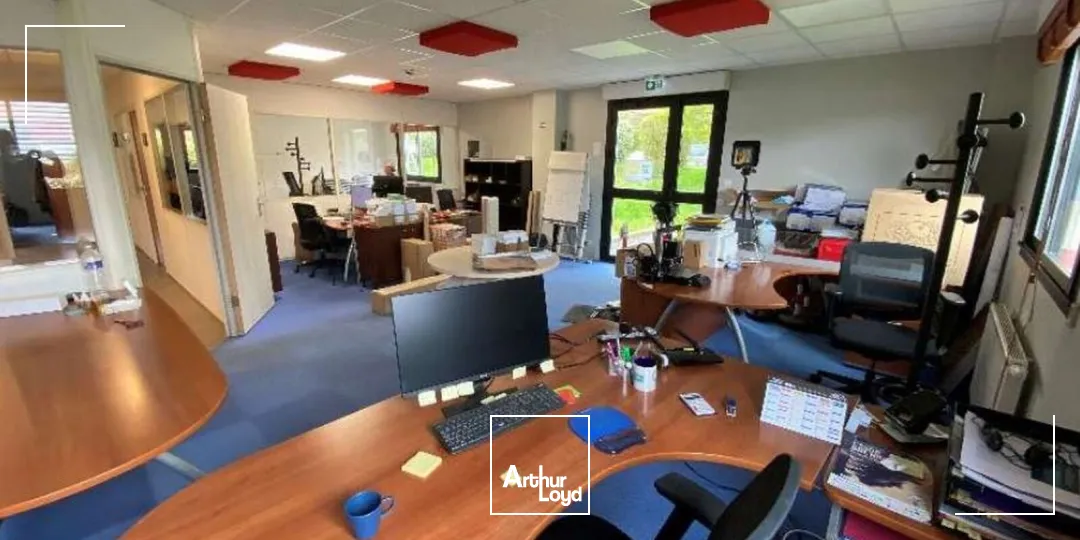 A VENDRE A LOUER IMMEUBLE DE BUREAUX LE FAOU