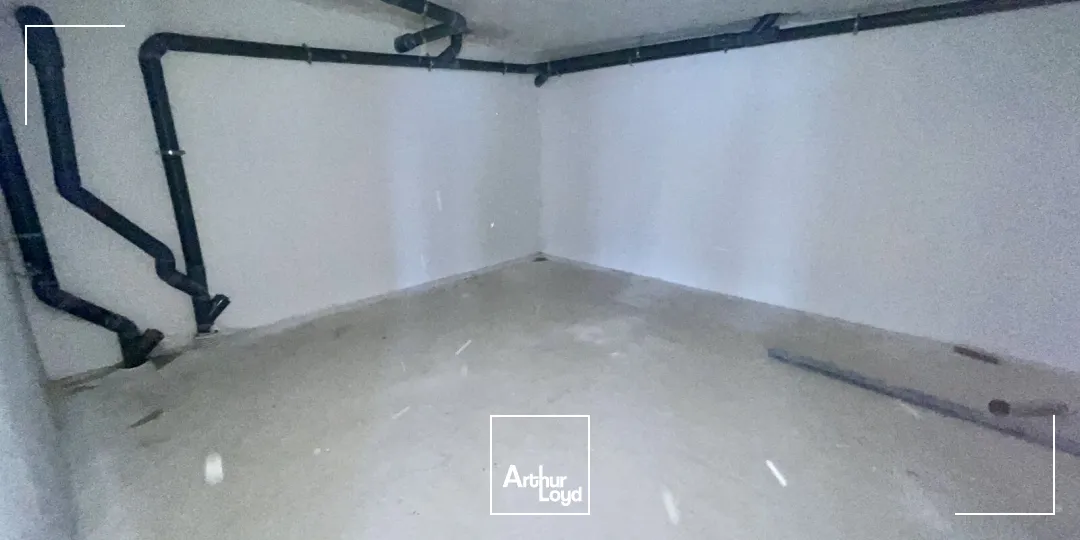 Locaux commerciaux à vendre à DEVILLE LES ROUEN 76250