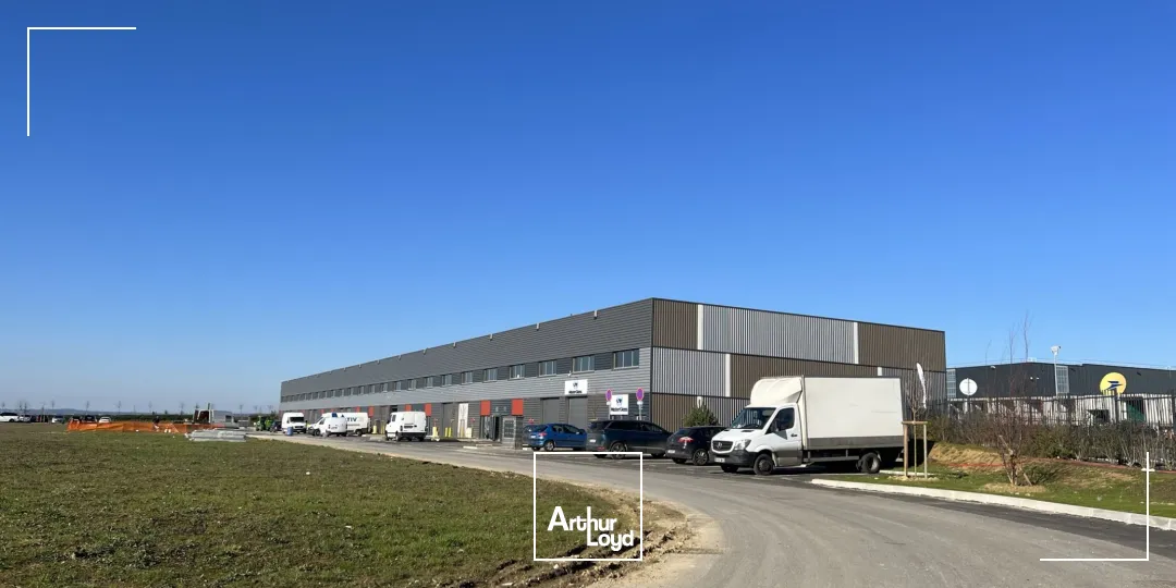 Locaux d'activité à quai à louer à partir de 1 310 m² - Le Thillay, hub logistique Grand Paris