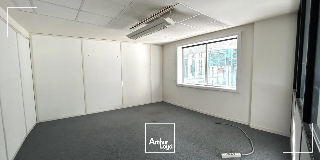 À louer - Bureaux de 121 m² divisibles dès 46 m² - Au coeur des Chartrons à Bordeaux