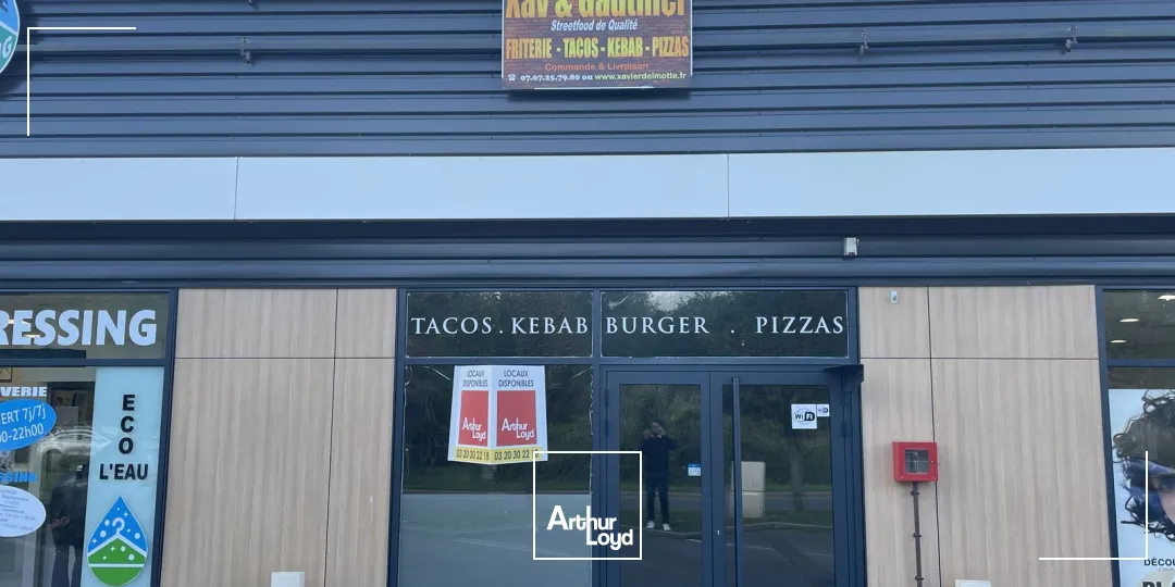 Locaux commerciaux à louer Cucq - Cellules de 75 m² et 242 m² en zone commerciale avec belle vitrine