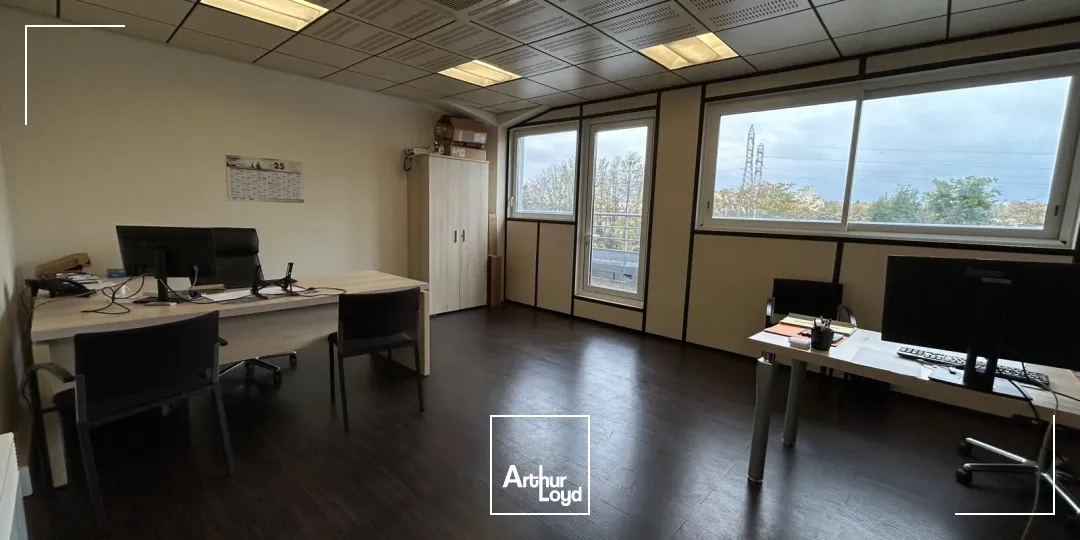 Locaux d'activité avec possibilité de vente au comptoir pour les professionnels