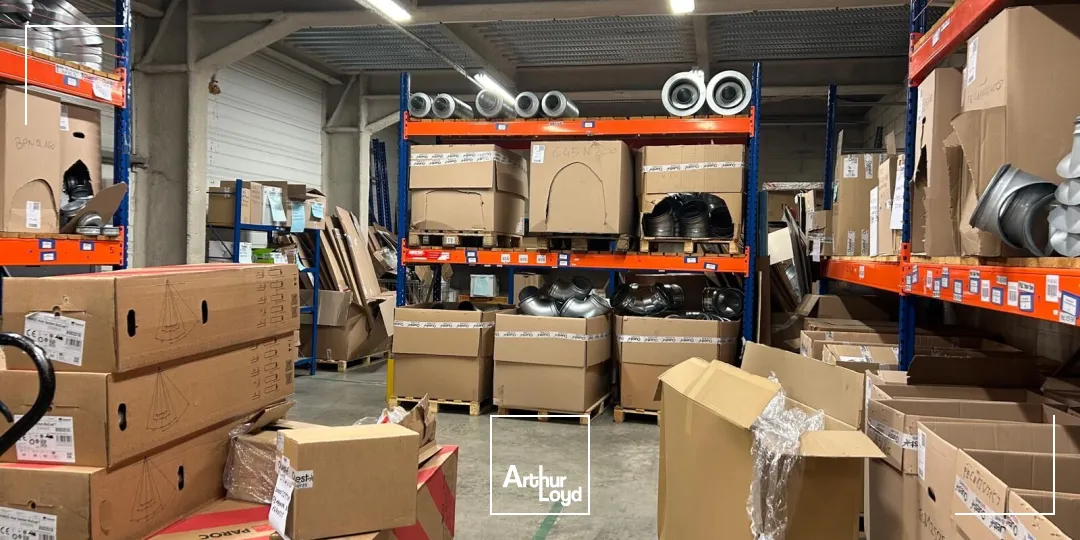 Locaux d'activité avec possibilité de vente au comptoir pour les professionnels