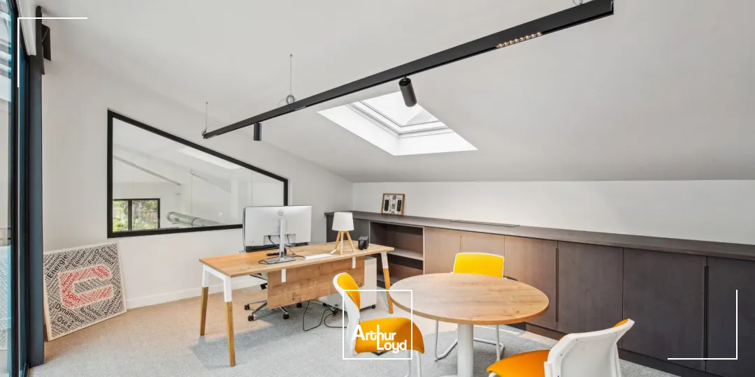 Loft industriel à vendre avec terrasse privative à Courbevoie