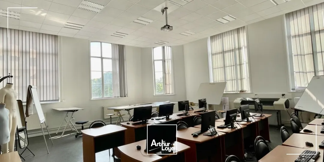 Bureaux lumineux et modulables à louer dans un immeuble sécurisé avec cahet et accessible - Zone Franche de Roubaix