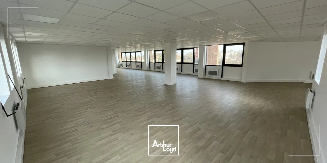 Bureaux à louer à Villeneuve d'Ascq - Secteur Heron Parc/ Auchan V2. Bureaux au loyer attractif avec de nombreux parkings à disposition sur le site ! 