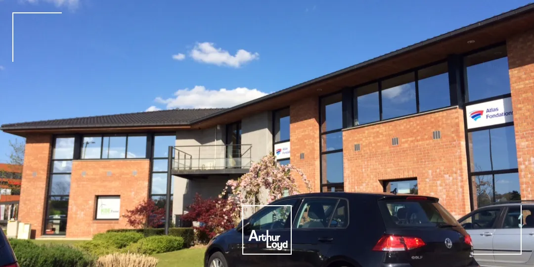 Bureaux lumineux à louer - 175 m² - Parc verdoyant et accès rapide aux grands axes - Villeneuve d'Ascq Sud