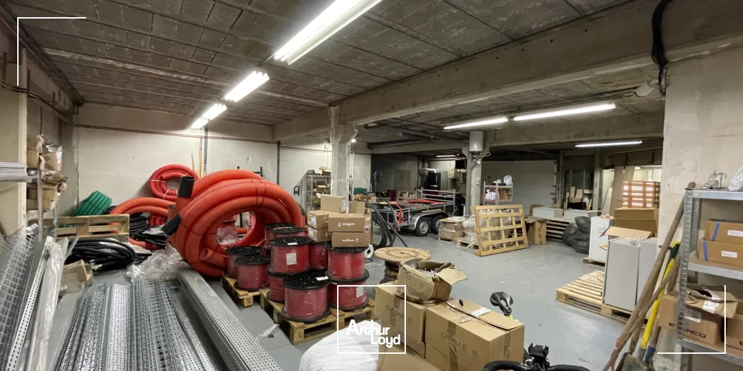 À louer - Local mixte bureaux et entrepôt - en ZI de TEMPLEMARS- Site sécurisé avec parkings
