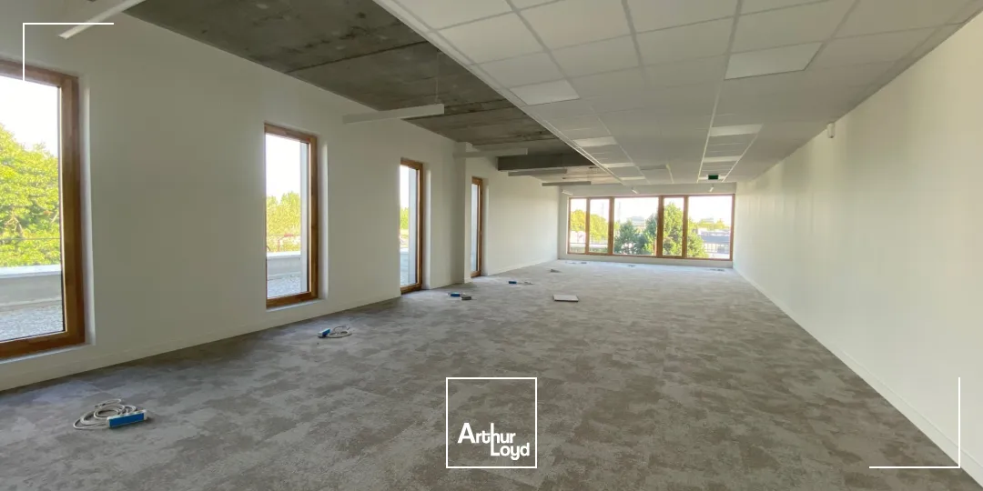 Bureaux à Louer Parc Europe Avec Parkings 