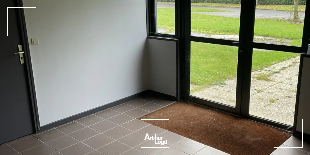 Bureaux de 360 m2 à louer à Templemars