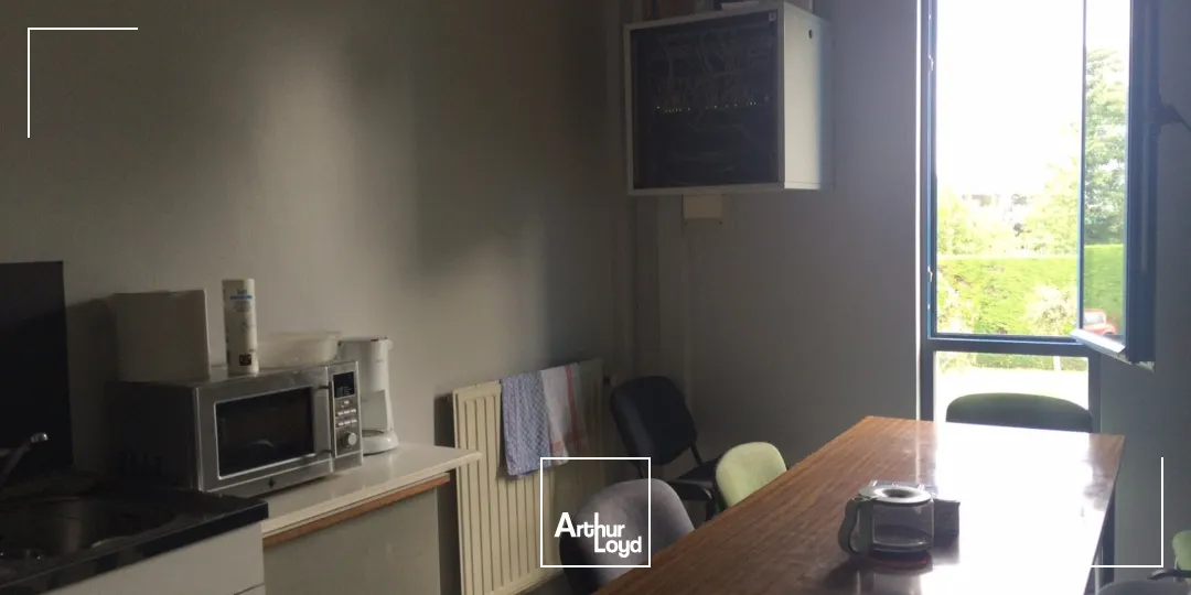 Bureaux de 360 m2 à louer à Templemars