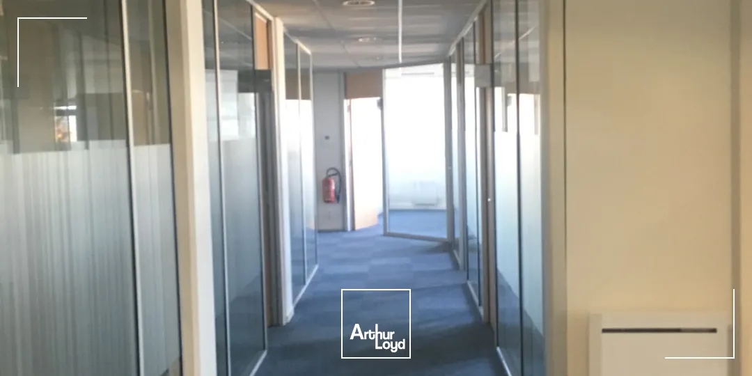 Bureaux à louer à Roubaix - Lumineux, fibrés, avec parkings, en Zone Franche Urbaine (ZFU)