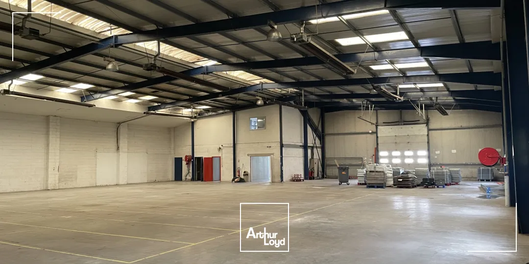 A Louer Entrepôt à Valenciennes 