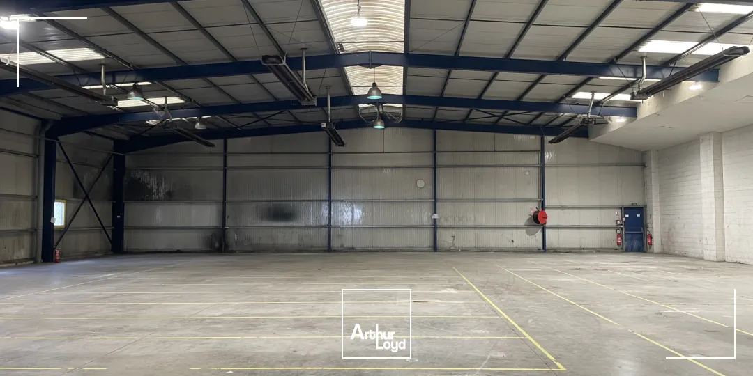 A Louer Entrepôt à Valenciennes 