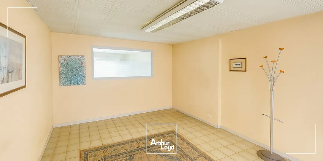 BUREAUX A VENDRE EN CENTRE VILLE A CINQ MINUTES DE LA GARE DE POITIERS