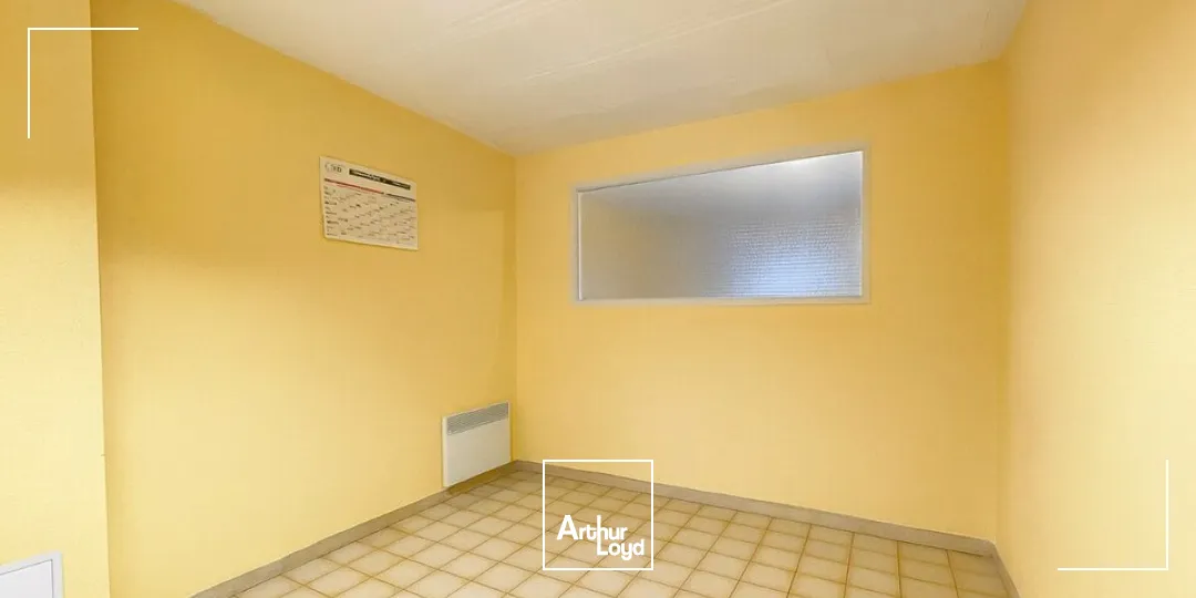 BUREAUX A VENDRE EN CENTRE VILLE A CINQ MINUTES DE LA GARE DE POITIERS