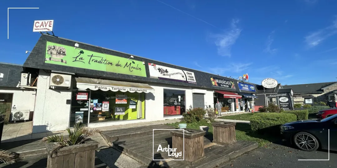 A LOUER - LOCAL COMMERCIAL  EMPLACEMENT STRATÉGIQUE - 44m²