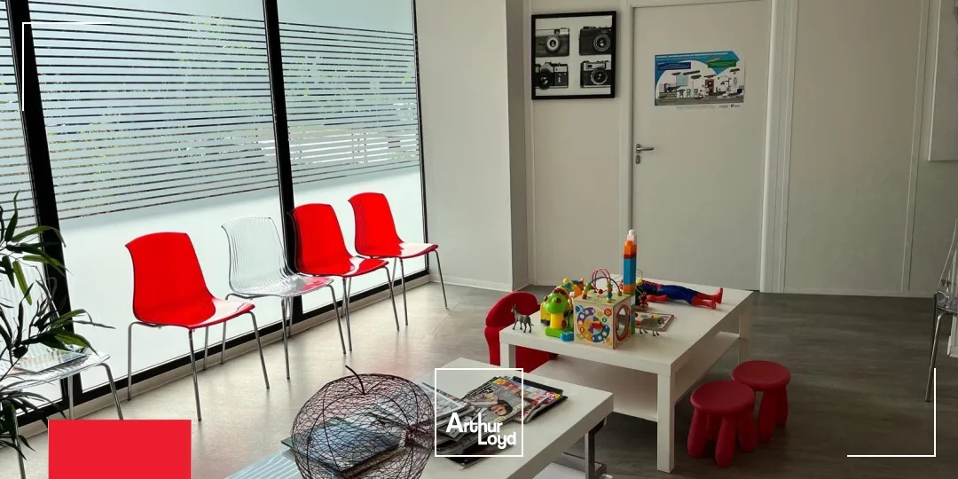 Local commercial à vendre à LUCE 28110