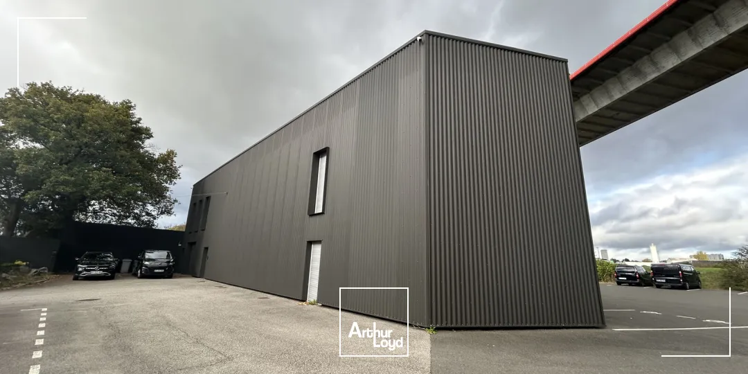 A Nantes, bâtiment d'activité à louer