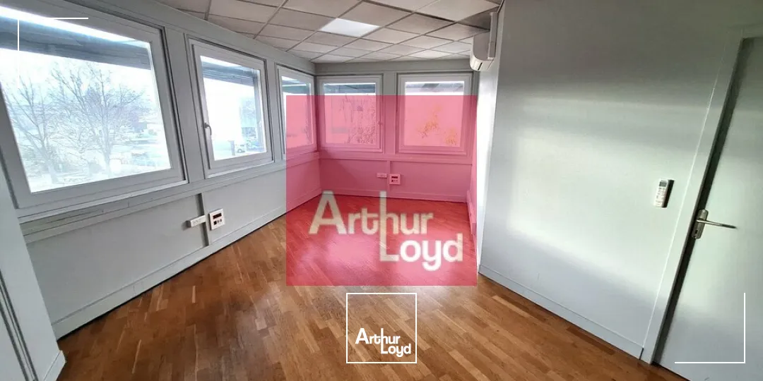 À LOUER  BUREAUX 240 m²  CLERMONT-FERRAND (Zone du Brézet)