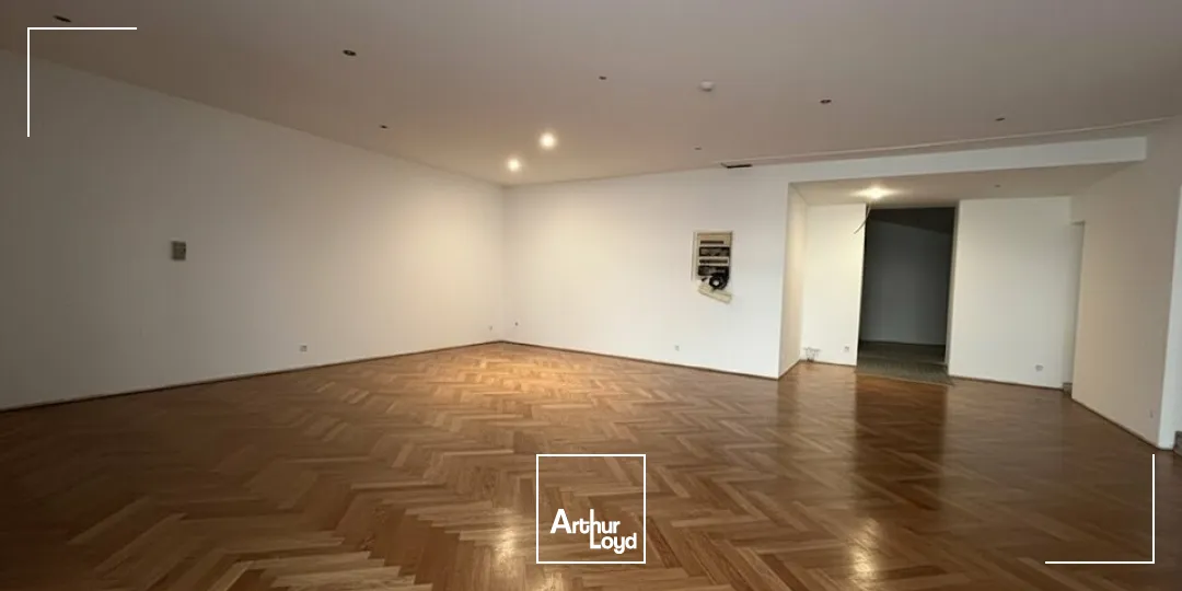 LOCAL COMMERCIAL À LOUER  160 m² - LA ROCHE SUR YON