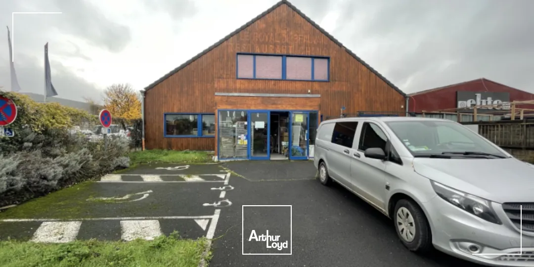 LOCAUX COMMERCIAUX - 620 M2 A LOUER - BEAUVAIS