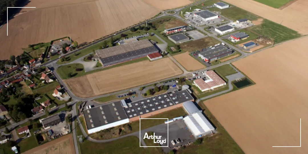 A LOUER LOCAL D'ACTIVITÉ MAIGNELAY-MONTIGNY 1 079 M2 ENV.