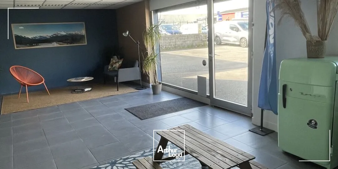 A LOUER - LOCAL D'ACTIVITE DE 250 M² - PLUNERET