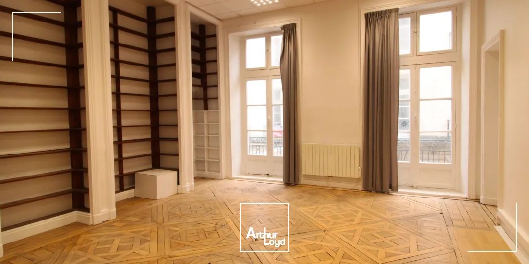 BUREAUX - EXCEPTION - A LOUER NANTES CENTRE -VILLE - CREBILLON