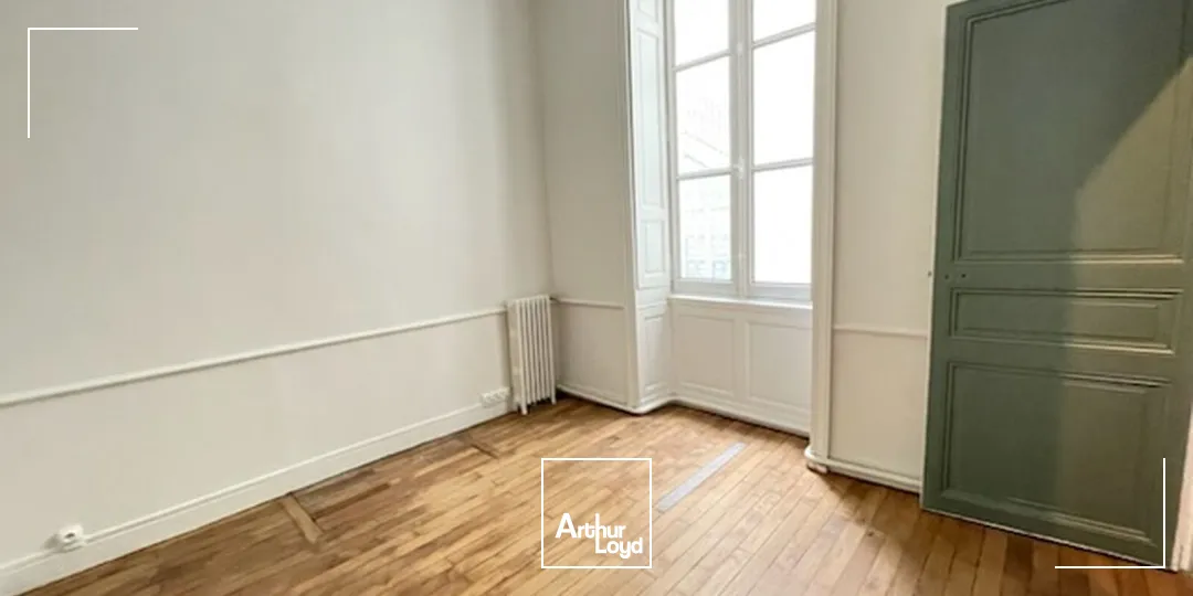 BUREAUX IMMEUBLE STANDING NANTES CENTRE CATHEDRALE A LOUER