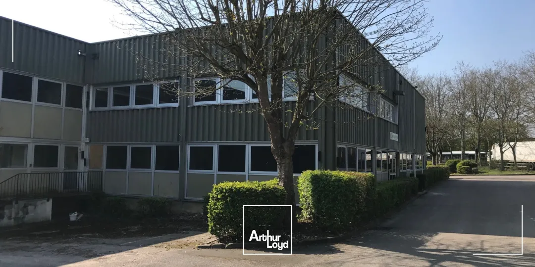 BELLE SURFACE D'ENTREPOT A LOUER