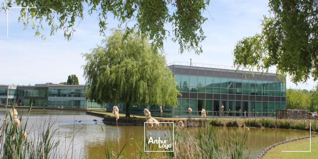 Plus qu'un lieu, une opportunité : 2214 m² de bureaux indépendants à louer à Paris Nord 2 Roissy 