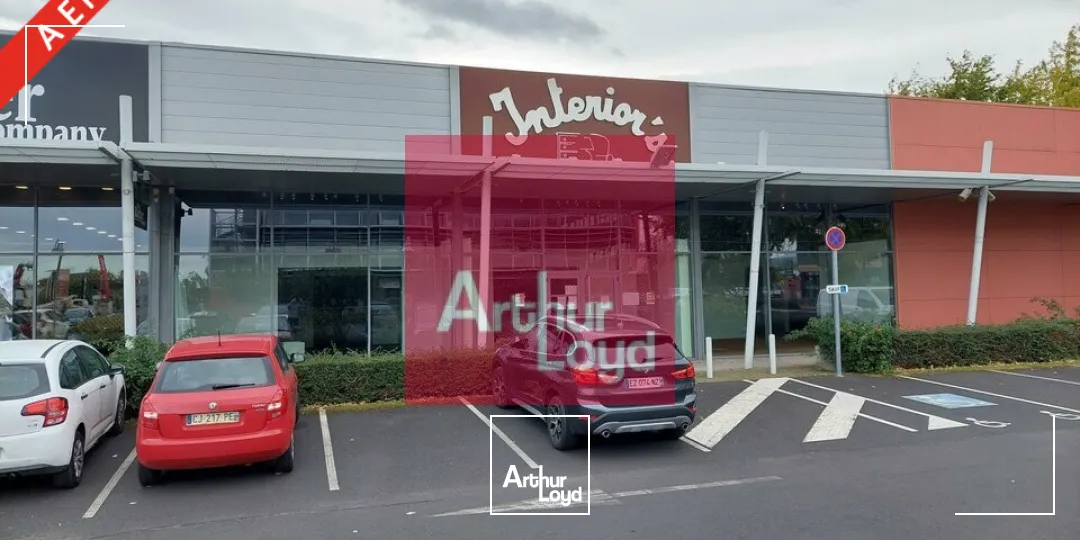 AUBIERE A LOUER LOCAL COMMERCIAL 678 M² - DIVISE : 374 M²