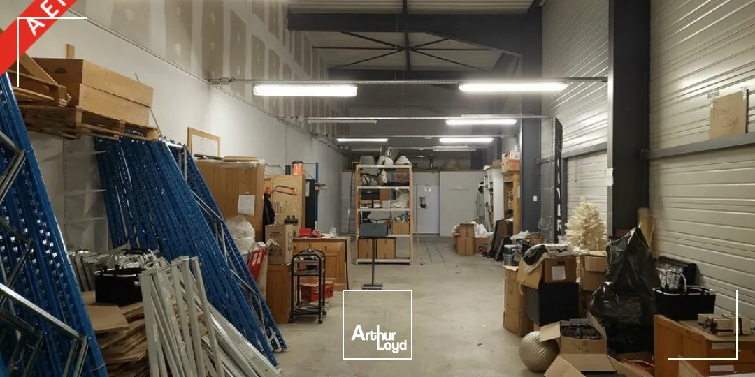 AUBIERE A LOUER LOCAL COMMERCIAL 678 M² - DIVISE : 374 M²