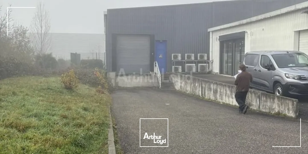 LOCAL COMMERCIAL à VENDRE de 1113 m²