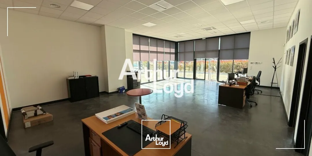 Locaux mixtes de 225 m² à louer Puget-Sur-Argens