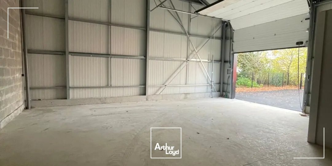 A LOUER - LOCAL D'ACTIVITE 128 M² - PLECOP