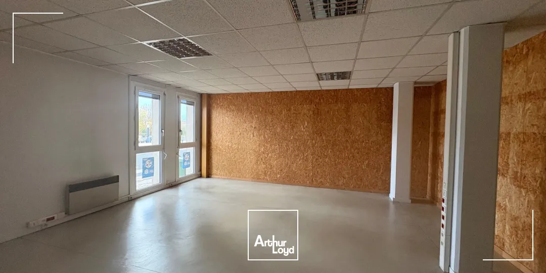 Bureaux de 197 m² en rez-de-chaussée - Vue Loire à Orléans (Châtelet)