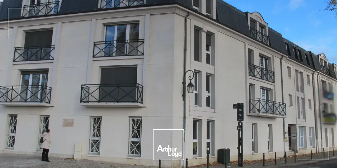 Bureaux de 197 m² en rez-de-chaussée - Vue Loire à Orléans (Châtelet)